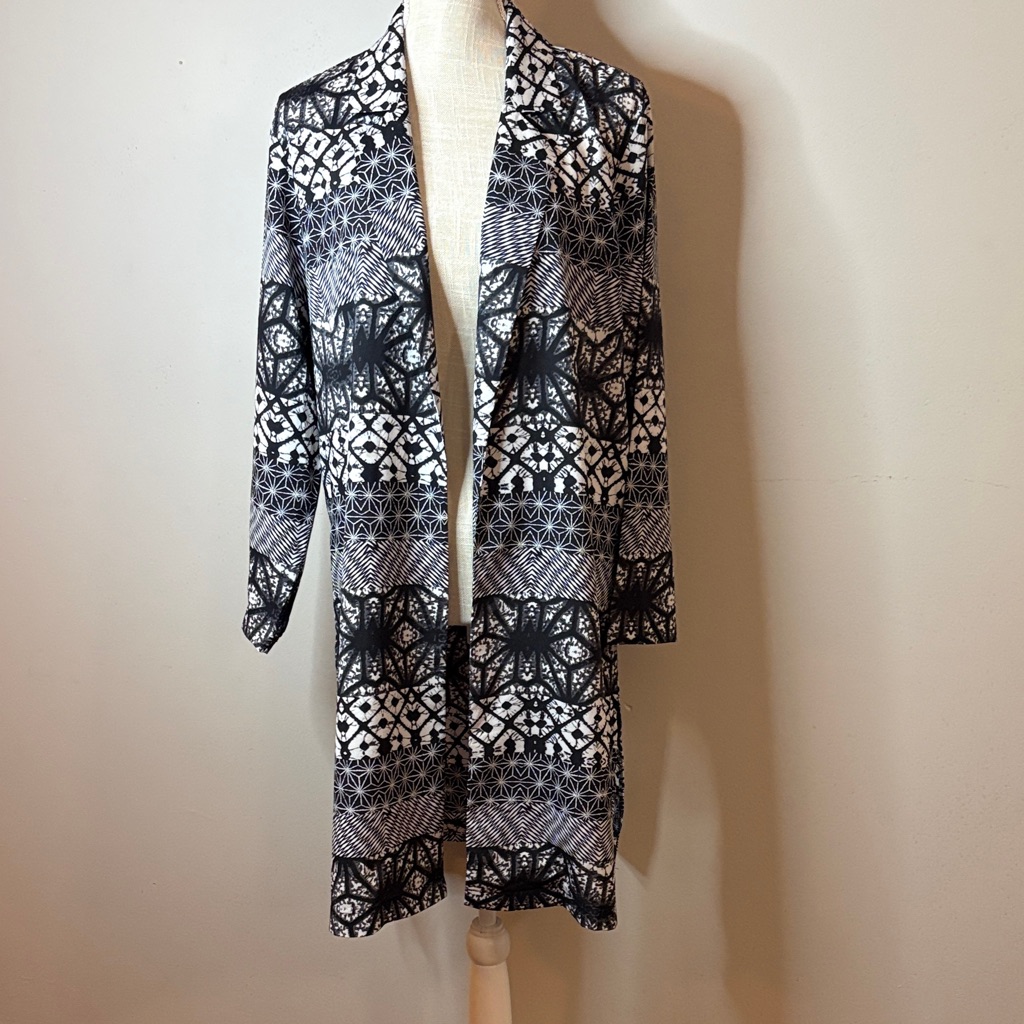 New Directions Black And White Geometric Open-Front Duster